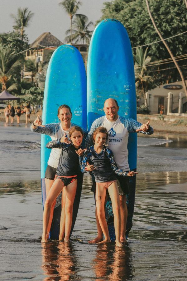 Surf Synergy All-Inclusive Surf Retreat 哈科 外观 照片
