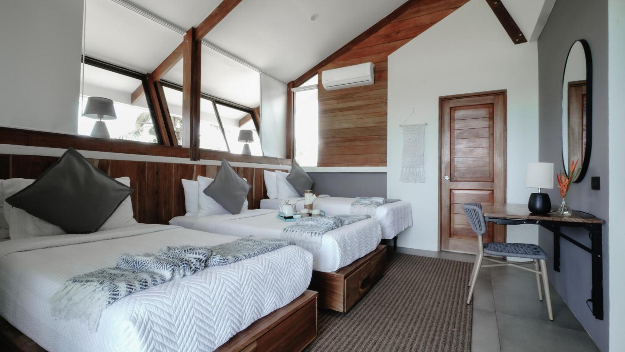 Surf Synergy All-Inclusive Surf Retreat 哈科 外观 照片
