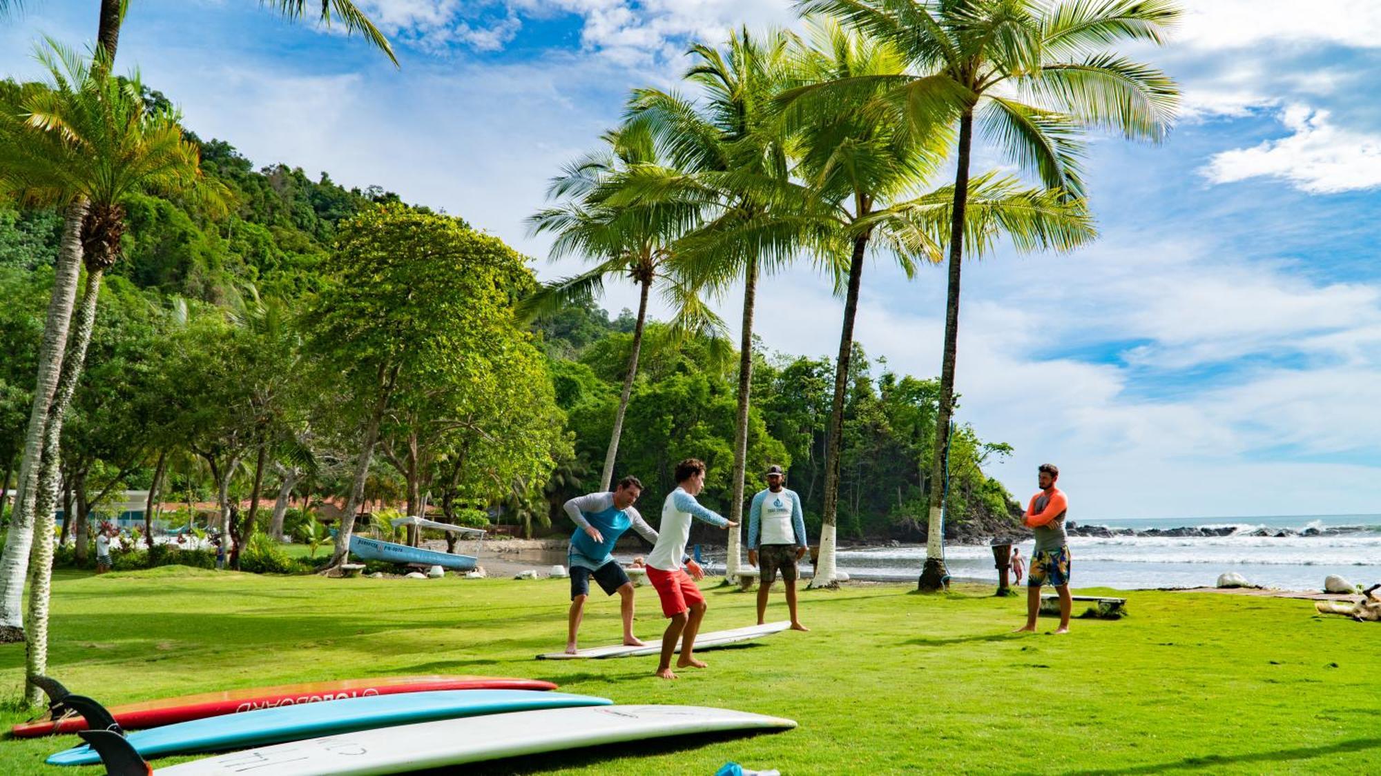 Surf Synergy All-Inclusive Surf Retreat 哈科 外观 照片