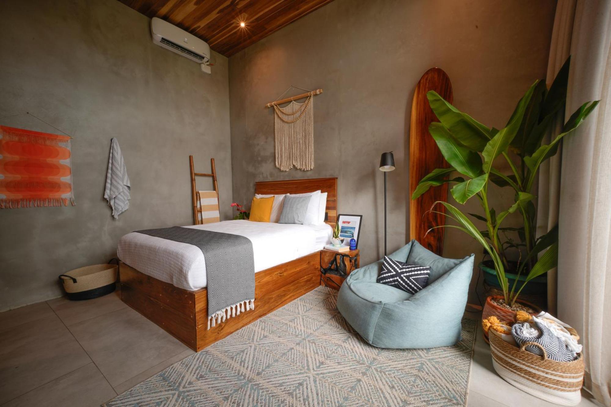 Surf Synergy All-Inclusive Surf Retreat 哈科 外观 照片